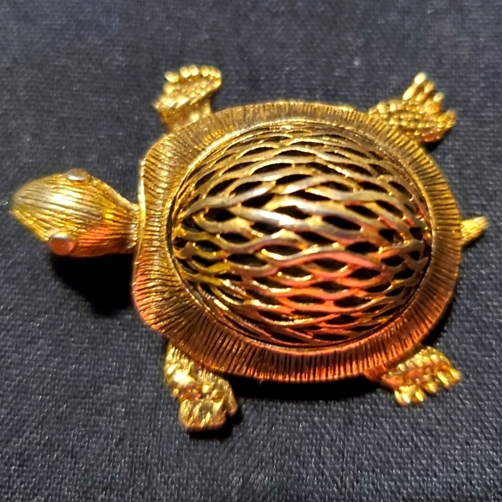 Vintage Turtle pin